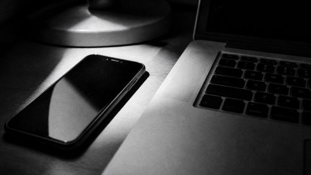 Grainy_black-and-white