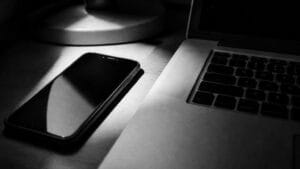 Grainy_black-and-white